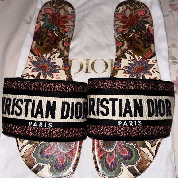 White Multicolor Embroidered Cotton with Albero della Vita Motif - Picture 1 of 6